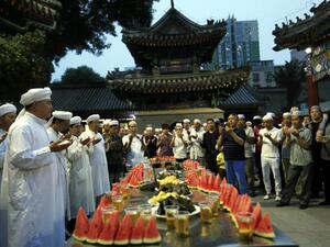 مسلمون يصومون رمضان من غير غروب الشمس