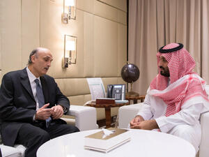 السعودية تعمل على إحياء تحالف 14 آذار لمواجهة نفوذ إيران في لبنان
