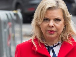Sara Netanyahu, wife of Prime Minister Benjamin Netanyahu, attends a court hearing in Jerusalem, on May 10, 2015. (AFP/Gali Tibbon)