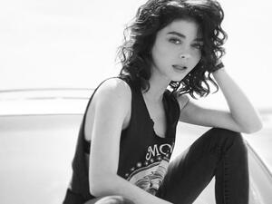 Sarah Hyland has been released from hospital. 
(Source: sarahhyland / Instagram) 