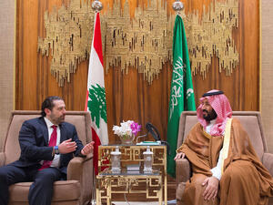 السعودية: حديث ماكرون عن احتجاز الحريري غير صحيح
