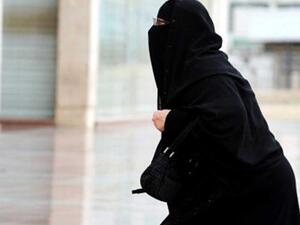 متسول بزي نسائي في إحدى مساجد السعودية..إقرأ التفاصيل