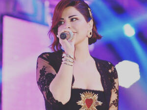 Kuwaiti singer has not yet commented explicitly on whether the shoes she wore in one of the concerts is pure gold or not (Source: shamsofficial_ - Instagram)