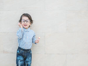 كل أم تطمح في أن يتمتع أطفالك بذكاء خارق وعقل سليم (shutterstock.com)