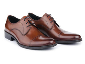 Bukhari's conspiracy theory about Mossad and his missing shoe unleashed an heel-storm of shoe puns. (Shutterstock)