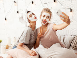  نقدم لكِ اليوم 3 أقنعة مختلفة للحصول على وجه نقي خالٍ من الشوائب خلال دقائق. (shutterstock.com)
