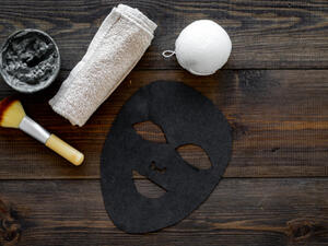 ينصح الخبراء بعدم تطبيق القناع نفسه على مختلف مناطق  (shutterstock.com)
