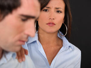 الرجل عادة يسأم من المرأة، التي تشتكي كثيرًا