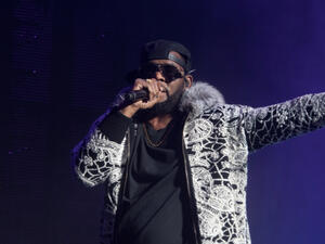 kelly charged with 10 counts of aggravated criminal sexual abuse (Source: Montez C Miller / Shutterstock)