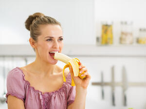 يحفز الموز على إنتاج الهيموجلوبين وذلك بسبب احتواءه على كمية عالية من الحديد  (shutterstock.com)
