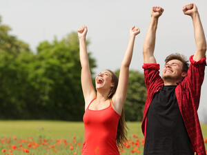 الزواج الناجح قائم على الحب والمودة والاحترام بين الطرفين (shutterstock.com)
