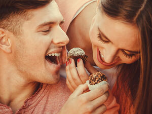 تمتعنا بصحة عاطفية جيدة يعني قدرتنا على التعامل مع مشاعرنا الايجابية والسلبية (shutterstock.com)
