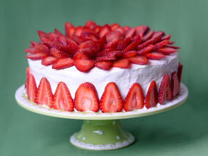 كعكة الفروالة الباردة