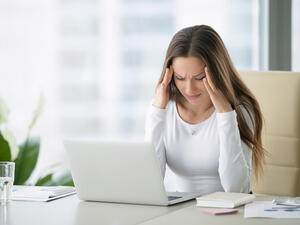 الصداع والدوخة أيضاً من الأعراض المحتملة لارتفاع الكوليسترول