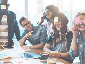 مولود برج الميزان، فهو انسان يتمتّع بطاقة إيجابية كبيرة  (shutterstock.com)
