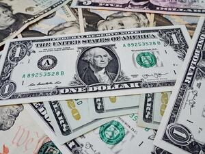 Baghdad's latest action is likely to squeeze foreign workers in Kurdistan, whose pay and remittances are usually given in dollars (Shutterstock/File Photo)