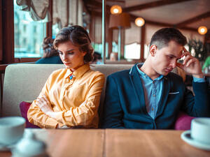 من المنطقي أن المرأة والرجل يحتاجان بالمقدار نفسه إلى الحب والعطف والحنان من الطرف الآخر (shutterstock.com)
