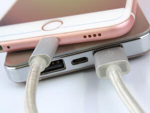 اشحن هاتفك عندما يفقد 10% من طاقته هو الحل الأفضل (shutterstock.com)
