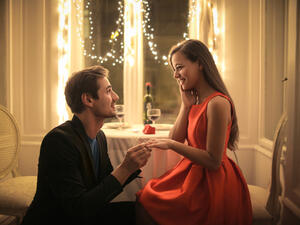 العشاق الذين تزوجوا في عيد الحب، كانوا أكثر احتمالا للعيش معا مدة أقل من عام. (shutterstock.com)
