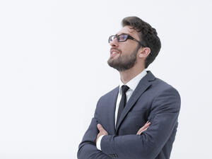 لا تستعمل صابونة عادية كدهان للحلاقة فقد تتسبب لبشرتك بالجفاف (shutterstock.com)
