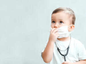 التهاب القصبات الهوائية يتشكل خطراً على حياة الأطفال (shutterstock.com)