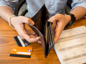You have to re-examine these habits in your own financial life to build yourself a stronger chance of rising above this situation. (Shutterstock)

