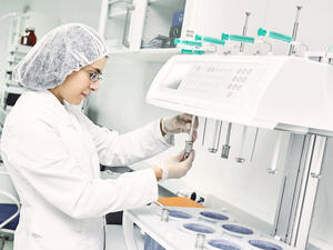 The Prime Minister stressed the importance of maintaining the competitive advantages of the pharmaceutical industry and its reputation locally and internationally as the Kingdom's second largest exporter. (Shutterstock)