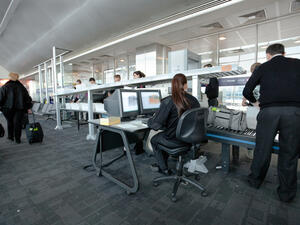 تركيا تفصل 8000 موظف حكومي