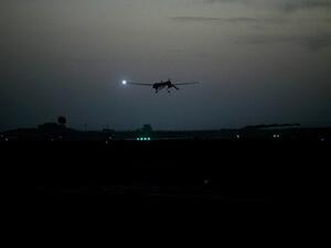 دمر دبابة بعدما دخلت مرمى نيران القوات الموالية للولايات المتحدة مدعومة بغطاء مدفعي 