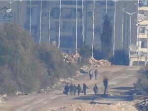 المجموعة الأولى التي تم استهدافها بصاروخ موجه - يوتيوب
