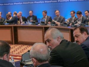 اللقاءات انطلقت الخميس بمشاركة وفد النظام والمعارضة وممثلين عن دول إقليمية 
