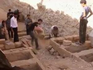 مقابر عمودية من عدة طوابق.. فكيف يدفن أهالي دوما السورية شهدائهم