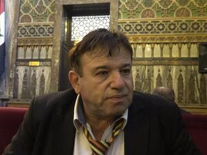 يترأس قبنض شركة إنتاجية أثارت جدلا واسعا بخلافاتها مع فنانين ومخرجين كبار 