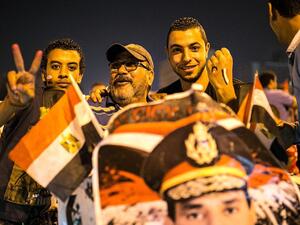 طالب المتظاهرون بتدخل السيسي ووزير التموين لفرض رقابة دائمة على الأسواق 