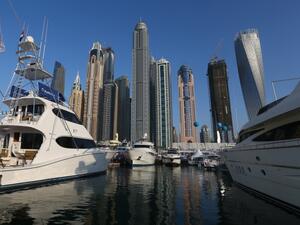 يُتوقع أن يشهد الحدث مشاركة ما يزيد على 8,000 زائر وأكثر من 400 جهة عارضة من كبرى الشركات الرائدة في المجال البحري من مختلف أنحاء العالم.