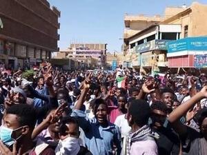 السجن 6 أشهر لثلاثة محتجين في السودان