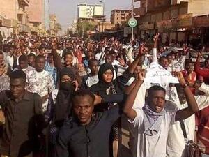 دعوات للاعتصام بـ23 ميدانا بالسودان والبشير يتوجه للقاهرة
