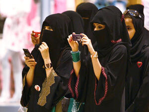 93 مليون سيلفي تتم مشاركتها كل يوم عبر وسائل التواصل الاجتماعي  