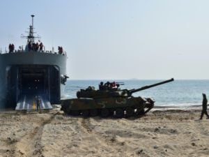 كوريا الشمالية تهدد بشن ضربات استباقية ضد واشنطن وسيول