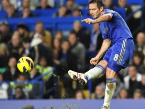 LA Galaxy set to offer 4million pounds in wages to Lampard for becoming 'new Beckham'
