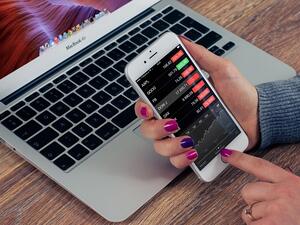 Registering what you do is a great first step to keep track of your finances. (File photo)