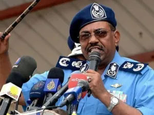 الرئيس السوداني عمر حسن البشير يهدد بإغلاق خط لانابيب النفط اذا رفض الجنوب سداد رسوم النقل