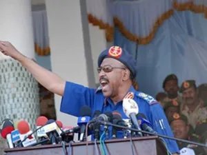 وزير الدفاع السوداني عبد الرحيم محمد حسين