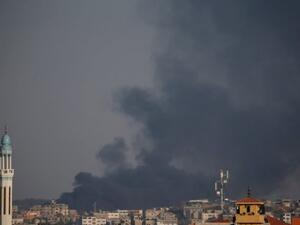 دخان يتصاعد من قطاع غزة