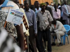 طوابير الجنوبيين أمام مراكز الاقتراع/أ.ف.ب