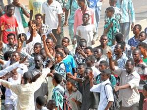 وزارة الداخلية السودانية اعلنت مساء الجمعة ان 600 شخص اعتقلوا لتورطهم في التظاهرات المناهضة للحكومة