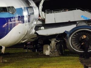 عشرون جريحاً جراء اشتعال جناح طائرة في الولايات المتحدة
