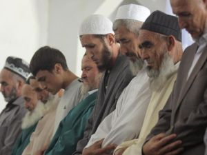 طاجيكستان: أحكام بالمؤبد وبـ 28 عاما على 13 زعيما إسلاميا