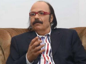 طلعت زكريا