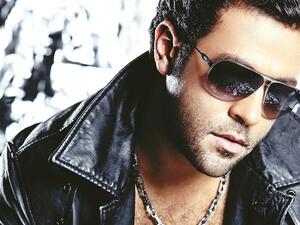 الفنان المصري تامر عاشور